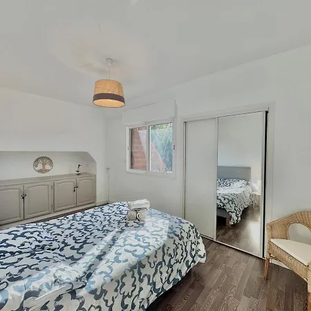 Cocooning - Situe A Seulement 3 Minutes A Pied Du Coeur De Lejlighed